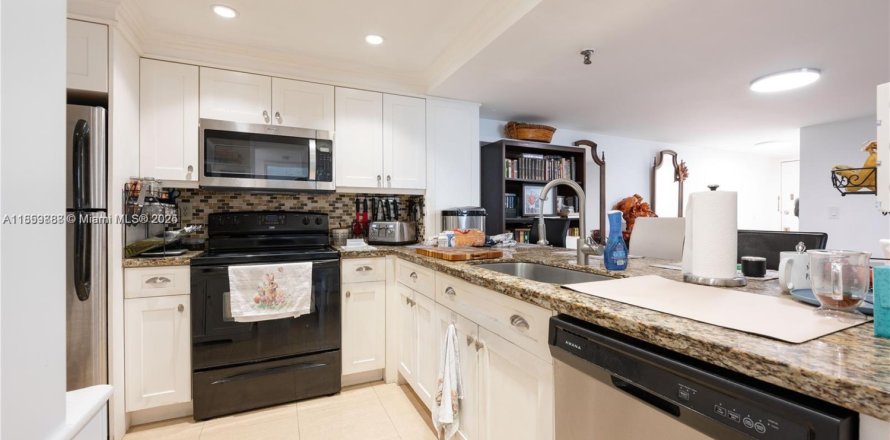 Condominio en Miami Beach, Florida, 2 dormitorios № 1888342