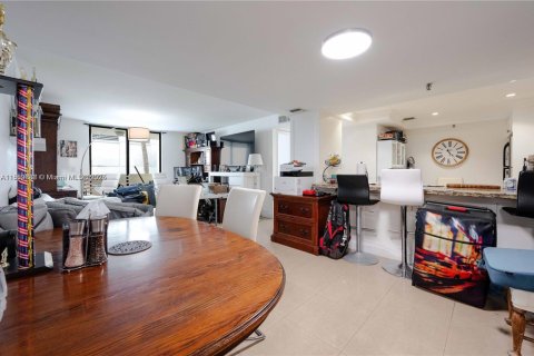 Купить кондоминиум в Майами-Бич, Флорида 2 спальни, 101.08м2, № 1888342 - фото 13