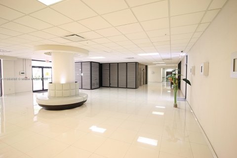 Купить кондоминиум в Майами-Бич, Флорида 2 спальни, 101.08м2, № 1888342 - фото 24