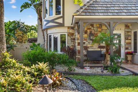 Casa en venta en Pompano Beach, Florida, 4 dormitorios, 250.84 m2 № 1983939 - foto 12