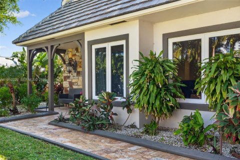 Casa en venta en Pompano Beach, Florida, 4 dormitorios, 250.84 m2 № 1983939 - foto 10