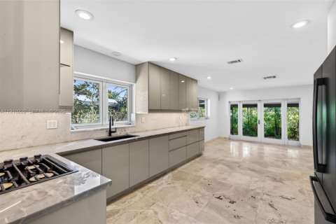 Casa en venta en Pompano Beach, Florida, 4 dormitorios, 250.84 m2 № 1983939 - foto 28