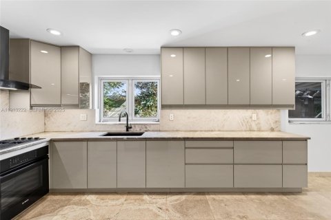 Casa en venta en Pompano Beach, Florida, 4 dormitorios, 250.84 m2 № 1983939 - foto 30