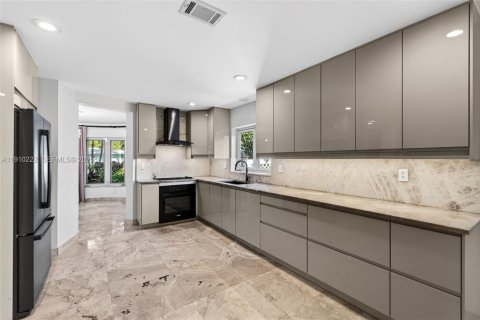 Casa en venta en Pompano Beach, Florida, 4 dormitorios, 250.84 m2 № 1983939 - foto 27