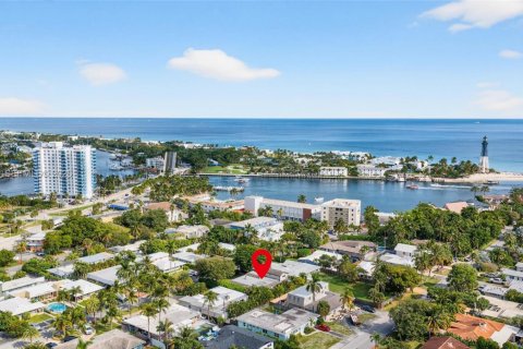 Casa en venta en Pompano Beach, Florida, 4 dormitorios, 250.84 m2 № 1983939 - foto 3