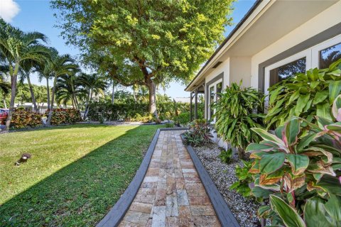 Casa en venta en Pompano Beach, Florida, 4 dormitorios, 250.84 m2 № 1983939 - foto 9