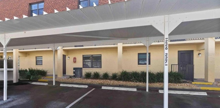 Condo in Cocoa Beach, Florida, 2 bedrooms  № 2217292