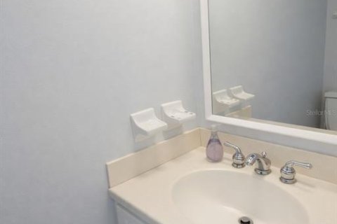 Condo in Cocoa Beach, Florida, 2 bedrooms  № 2217292 - photo 27