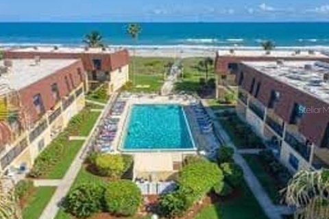 Condo in Cocoa Beach, Florida, 2 bedrooms  № 2217292 - photo 29