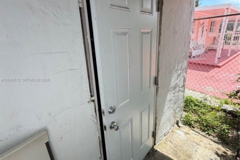 Villa ou maison à vendre à Miami, Floride: 3 chambres, 67.35 m2 № 2087192 - photo 20