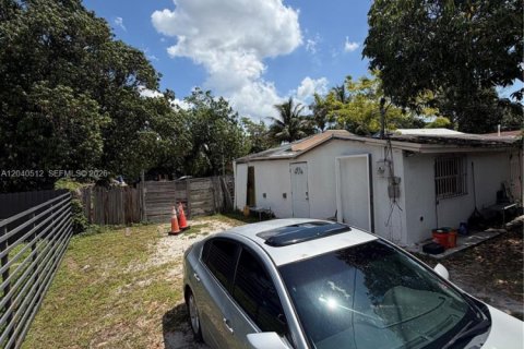 Villa ou maison à vendre à Miami, Floride: 3 chambres, 67.35 m2 № 2087192 - photo 4