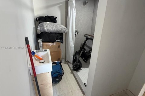 Villa ou maison à vendre à Miami, Floride: 3 chambres, 67.35 m2 № 2087192 - photo 22