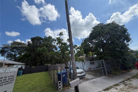 Villa ou maison à vendre à Miami, Floride: 3 chambres, 67.35 m2 № 2087192 - photo 27
