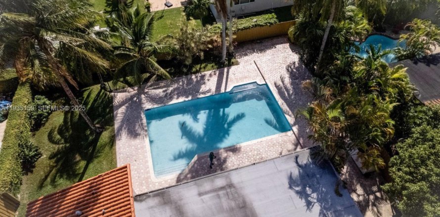 Villa ou maison à Miami, Floride 3 chambres, 184.88 m2 № 1993343