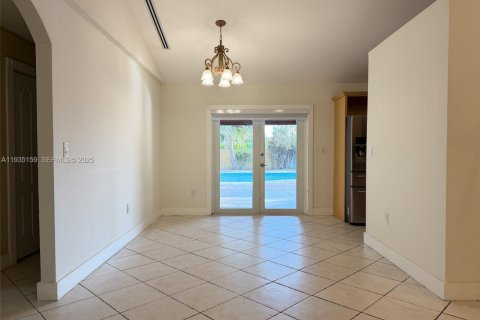 Villa ou maison à louer à Miami, Floride: 3 chambres, 184.88 m2 № 1993343 - photo 6