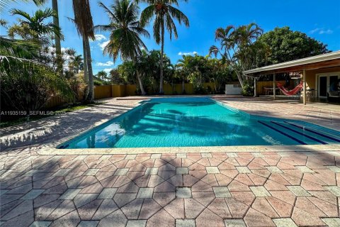 Villa ou maison à louer à Miami, Floride: 3 chambres, 184.88 m2 № 1993343 - photo 18