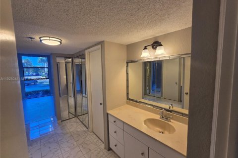 Condominio en venta en Aventura, Florida, 2 dormitorios, 108.23 m2 № 2035792 - foto 18
