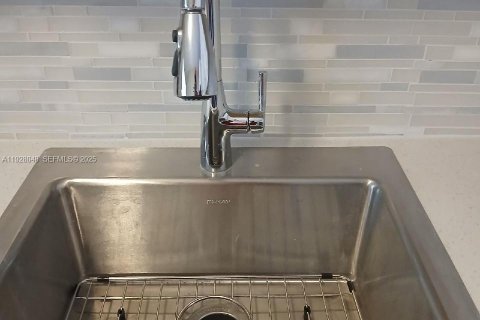 Condominio en venta en Aventura, Florida, 2 dormitorios, 108.23 m2 № 2035792 - foto 6