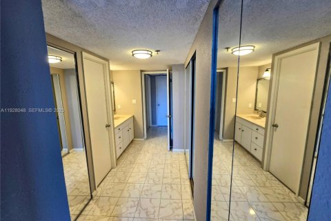 Condominio en venta en Aventura, Florida, 2 dormitorios, 108.23 m2 № 2035792 - foto 16