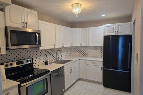 Condominio en venta en Aventura, Florida, 2 dormitorios, 108.23 m2 № 2035792 - foto 9