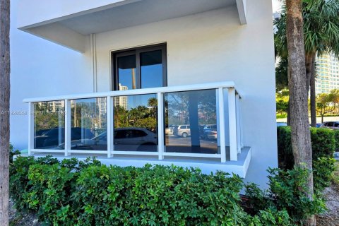 Condominio en venta en Aventura, Florida, 2 dormitorios, 108.23 m2 № 2035792 - foto 2