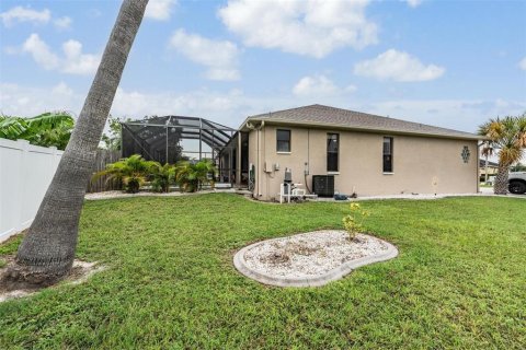 House in Apollo Beach, Florida 4 bedrooms, 192.12 sq.m. № 1904672 - photo 29
