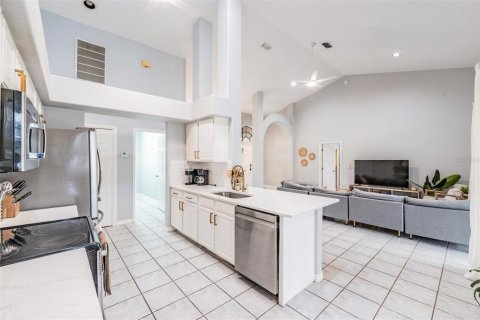 House in Apollo Beach, Florida 4 bedrooms, 192.12 sq.m. № 1904672 - photo 6