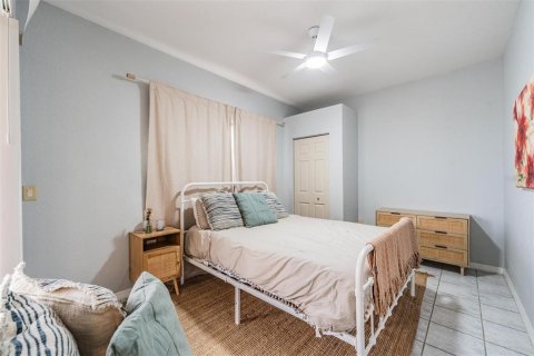 House in Apollo Beach, Florida 4 bedrooms, 192.12 sq.m. № 1904672 - photo 22