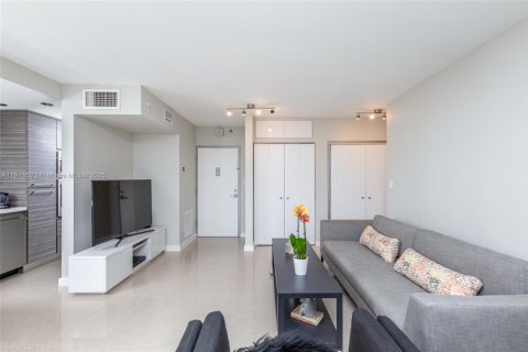 Condo in Miami Beach, Florida  № 1970543 - photo 30