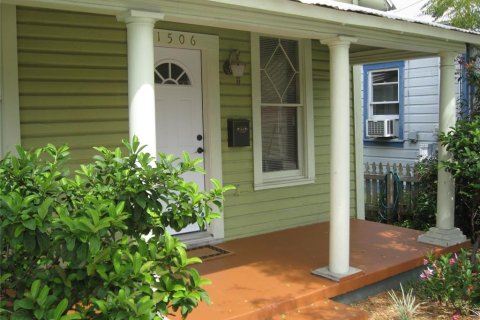 Immobilier commercial à Tampa, Floride 76.18 m2 № 943436