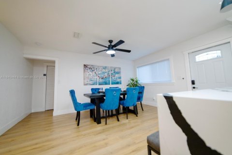 House in Dania Beach, Florida 3 bedrooms, 183.2 sq.m. № 1849117 - photo 10
