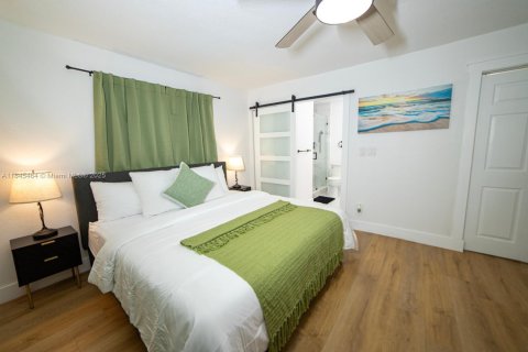 House in Dania Beach, Florida 3 bedrooms, 183.2 sq.m. № 1849117 - photo 27