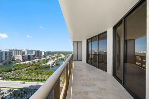 Copropriété à louer à Sunny Isles Beach, Floride: 1 chambre, 82.03 m2 № 2253495 - photo 3