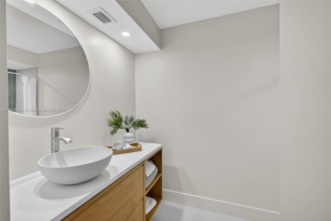 Condo in Deerfield Beach, Florida, 2 bedrooms  № 2038675 - photo 17