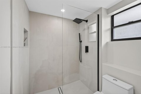 Condo in Deerfield Beach, Florida, 2 bedrooms  № 2038675 - photo 14