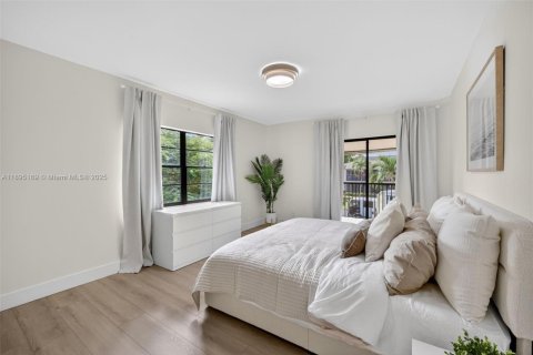 Condo in Deerfield Beach, Florida, 2 bedrooms  № 2038675 - photo 12