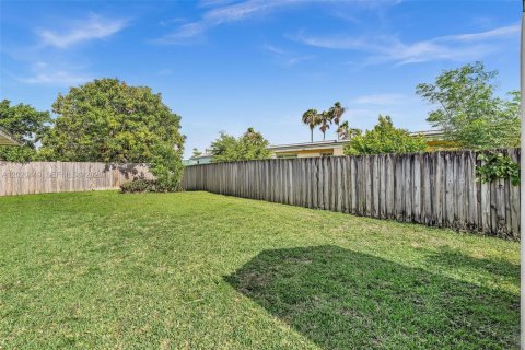 Villa ou maison à vendre à Miami, Floride: 4 chambres, 142.7 m2 № 2172464 - photo 26
