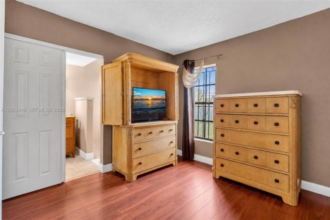 Villa ou maison à vendre à Miami, Floride: 4 chambres, 142.7 m2 № 2172464 - photo 23