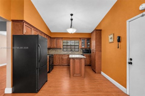 Villa ou maison à vendre à Miami, Floride: 4 chambres, 142.7 m2 № 2172464 - photo 6