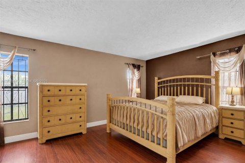 Villa ou maison à vendre à Miami, Floride: 4 chambres, 142.7 m2 № 2172464 - photo 22