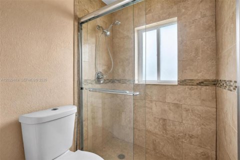 Villa ou maison à vendre à Miami, Floride: 4 chambres, 142.7 m2 № 2172464 - photo 20