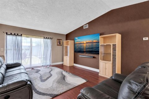 Villa ou maison à vendre à Miami, Floride: 4 chambres, 142.7 m2 № 2172464 - photo 13