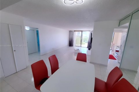 Condominio en alquiler en Sunny Isles Beach, Florida, 2 dormitorios, 140 m2 № 1991898 - foto 6