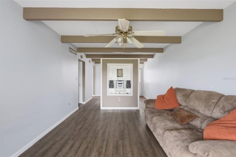 Condo in Lake Wales, Florida, 1 bedroom  № 2218083 - photo 15