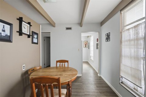 Condo in Lake Wales, Florida, 1 bedroom  № 2218083 - photo 7