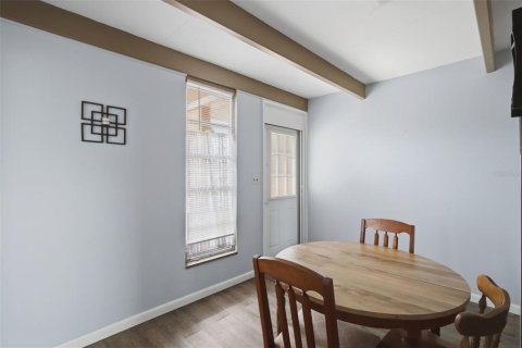 Condo in Lake Wales, Florida, 1 bedroom  № 2218083 - photo 18