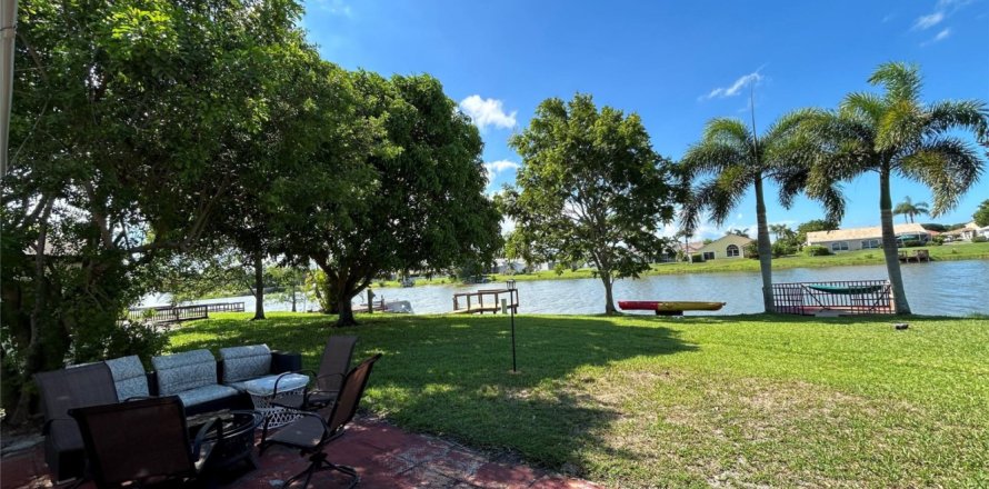 Villa ou maison à Lake Worth, Floride 3 chambres, 130.06 m2 № 1223538