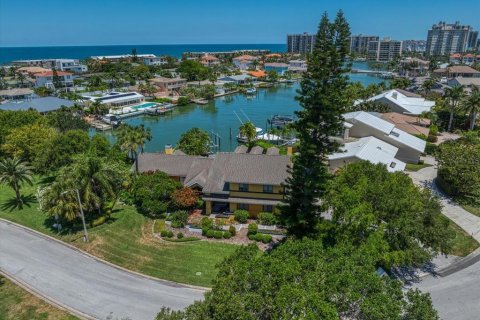 Villa ou maison à vendre à Belleair Beach, Floride: 4 chambres, 293.94 m2 № 1906388 - photo 2