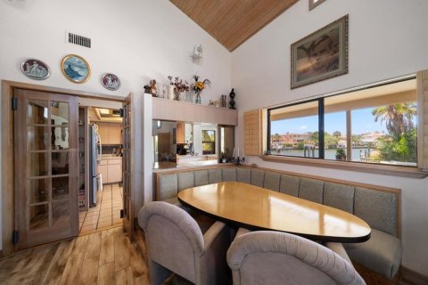 Villa ou maison à vendre à Belleair Beach, Floride: 4 chambres, 293.94 m2 № 1906388 - photo 13