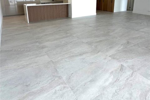 Condominio en venta en North Miami, Florida, 2 dormitorios, 181.16 m2 № 2066890 - foto 4